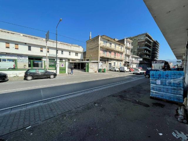 Locale Commerciale in affitto a Pagani, Campania