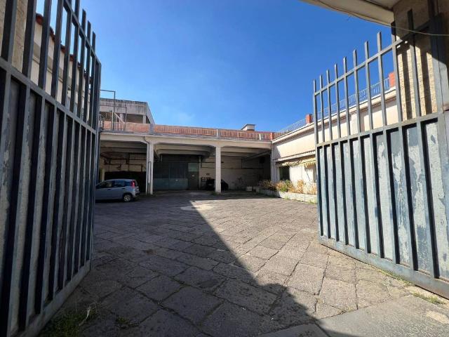 Locale Commerciale in affitto a Pagani, Campania