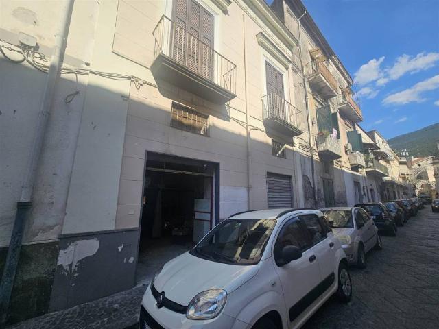 Locale Commerciale in affitto a Pagani, Campania