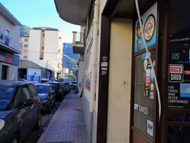 Locale Commerciale in affitto a Pagani, Campania
