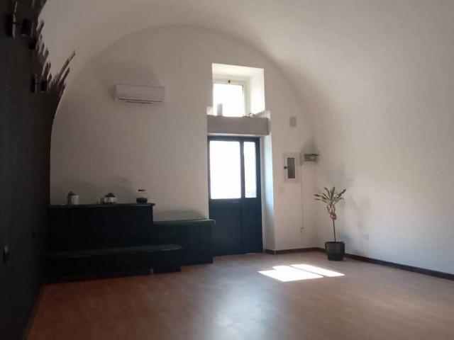 Locale Commerciale in affitto a Puglia, Taranto