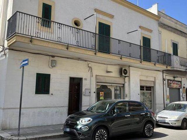 Locale Commerciale in affitto a Puglia, Taranto