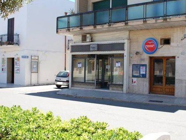 Locale Commerciale in affitto a Puglia, Taranto