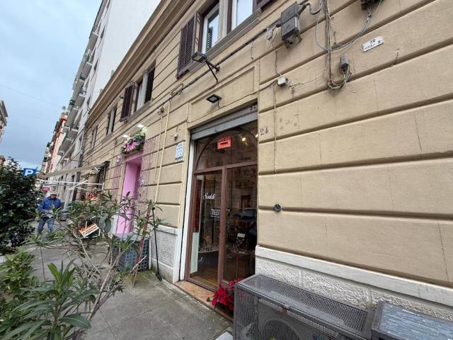 Locale Commerciale in affitto a VIII Circoscrizione, Palermo