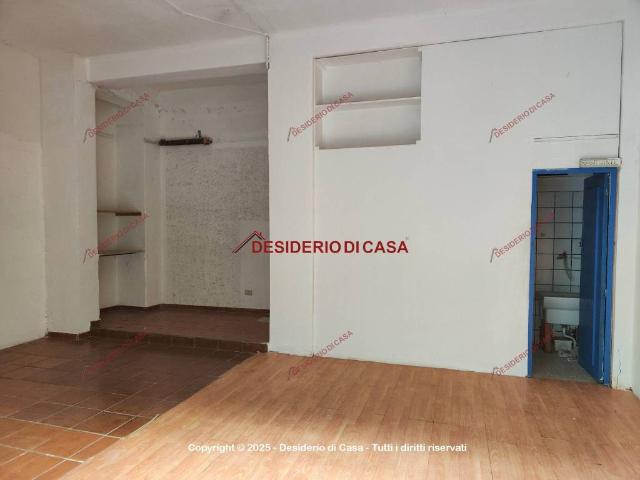 Locale Commerciale in affitto a VIII Circoscrizione, Palermo