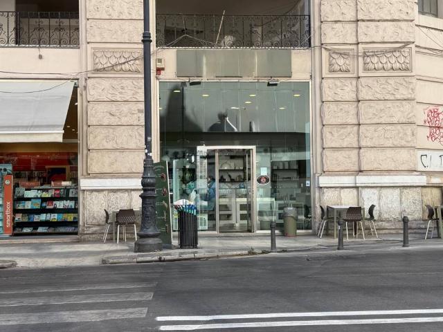 Locale Commerciale in affitto a I Circoscrizione, Palermo