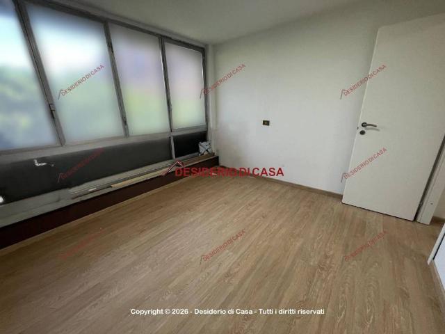 Locale Commerciale in affitto a III Circoscrizione, Palermo