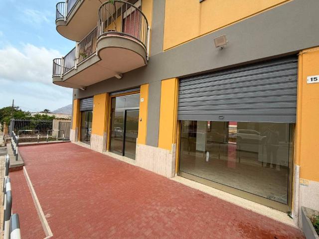 Locale Commerciale in affitto a VII Circoscrizione, Palermo