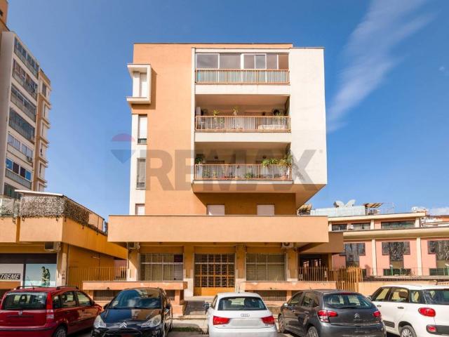 Locale Commerciale in affitto a V Circoscrizione, Palermo
