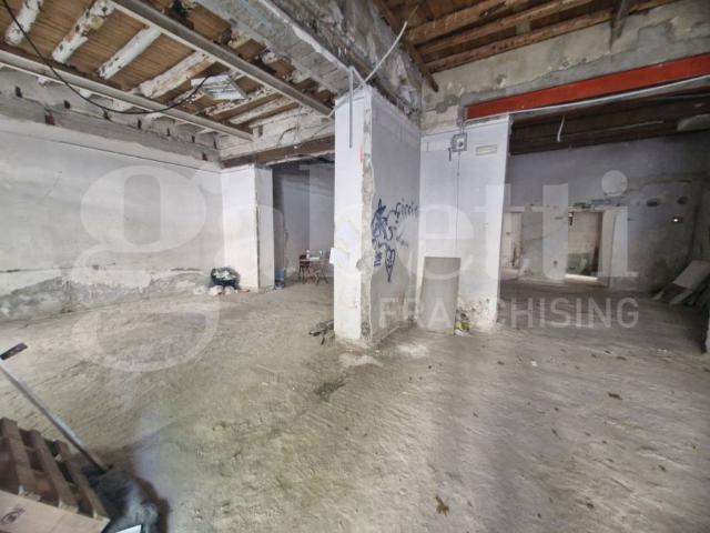 Locale Commerciale in affitto a I Circoscrizione, Palermo