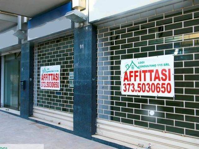 Locale Commerciale in affitto a VIII Circoscrizione, Palermo