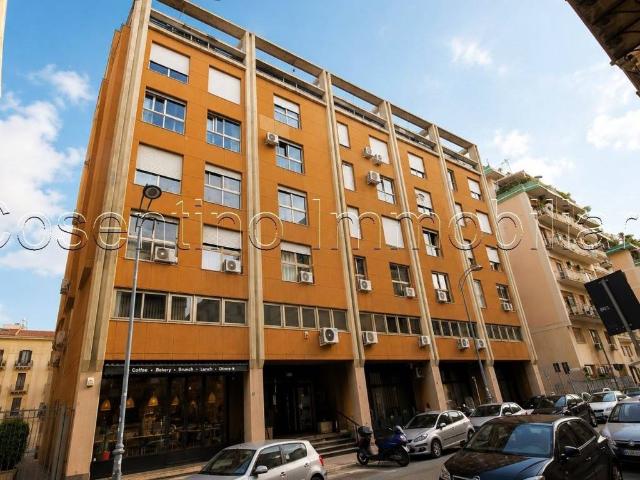 Locale Commerciale in affitto a VIII Circoscrizione, Palermo