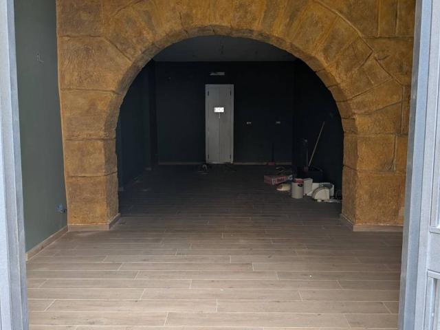Locale Commerciale in affitto a I Circoscrizione, Palermo