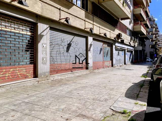 Locale Commerciale in affitto a VIII Circoscrizione, Palermo