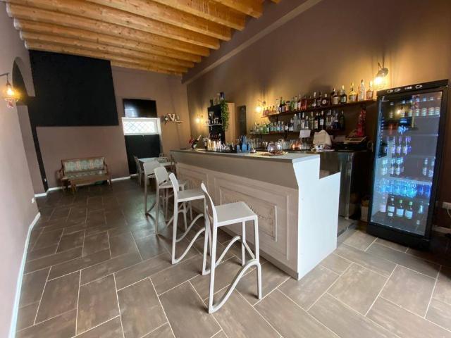 Locale Commerciale in affitto a I Circoscrizione, Palermo