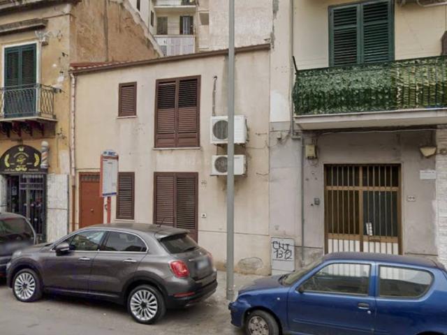 Locale Commerciale in affitto a V Circoscrizione, Palermo