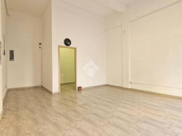Locale Commerciale in affitto a IV Circoscrizione, Palermo