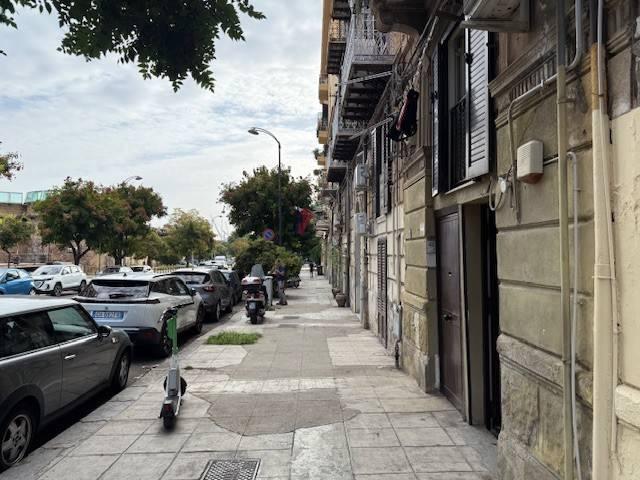 Locale Commerciale in affitto a VIII Circoscrizione, Palermo