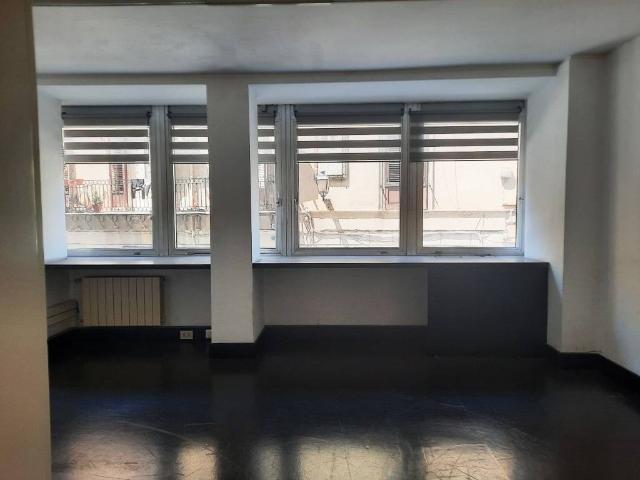 Locale Commerciale in affitto a I Circoscrizione, Palermo