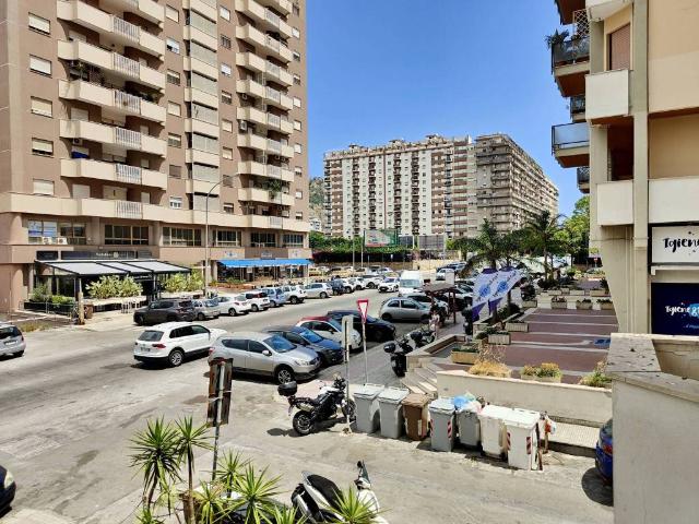 Locale Commerciale in affitto a VIII Circoscrizione, Palermo