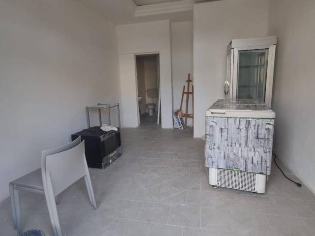 Locale Commerciale in affitto a VI Circoscrizione, Palermo