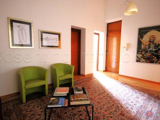 Locale Commerciale in affitto a VIII Circoscrizione, Palermo