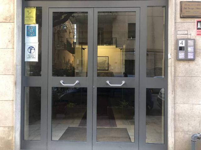 Locale Commerciale in affitto a VIII Circoscrizione, Palermo