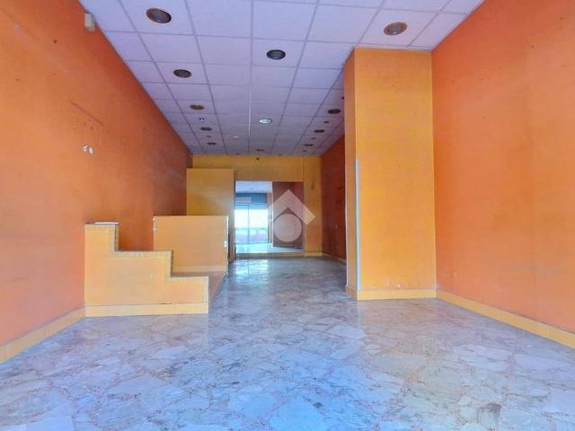 Locale Commerciale in affitto a II Circoscrizione, Palermo