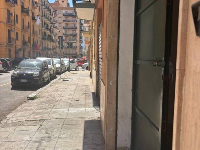 Locale Commerciale in affitto a III Circoscrizione, Palermo