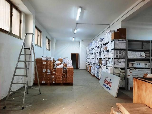 Locale Commerciale in affitto a V Circoscrizione, Palermo
