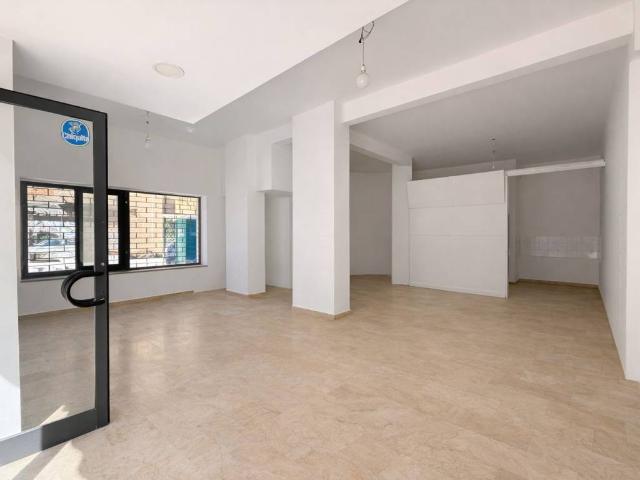 Locale Commerciale in affitto a VIII Circoscrizione, Palermo