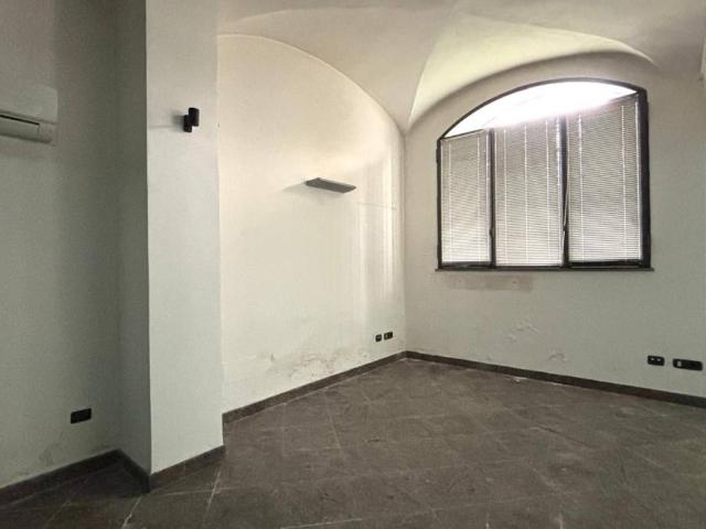 Locale Commerciale in affitto a I Circoscrizione, Palermo