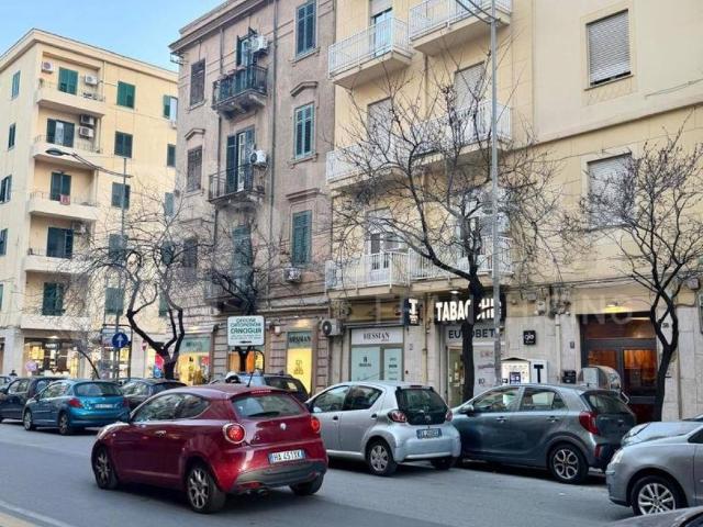 Locale Commerciale in affitto a VIII Circoscrizione, Palermo