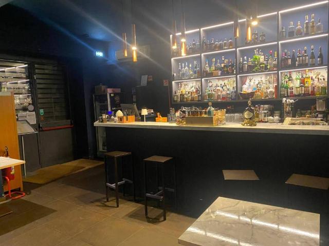 Locale Commerciale in affitto a I Circoscrizione, Palermo