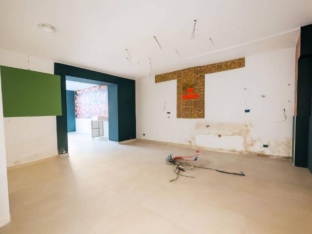 Locale Commerciale in affitto a I Circoscrizione, Palermo