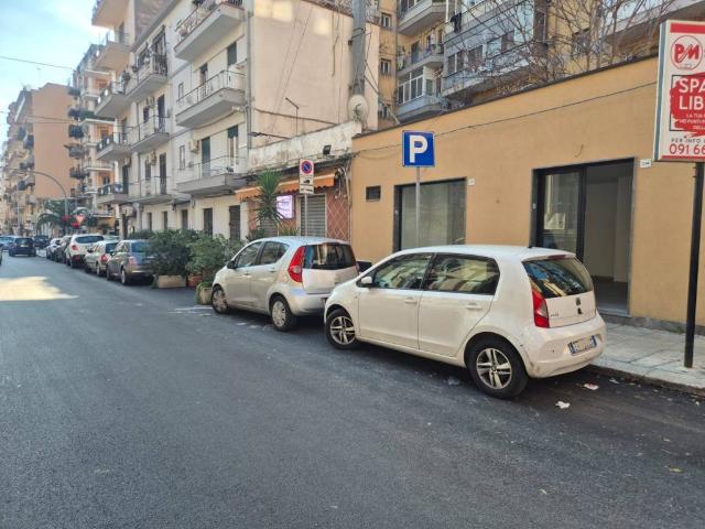 Locale Commerciale in affitto a VIII Circoscrizione, Palermo