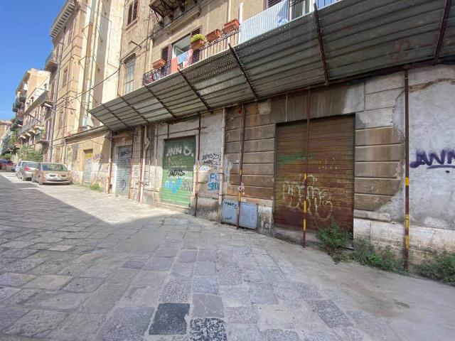 Locale Commerciale in affitto a VIII Circoscrizione, Palermo