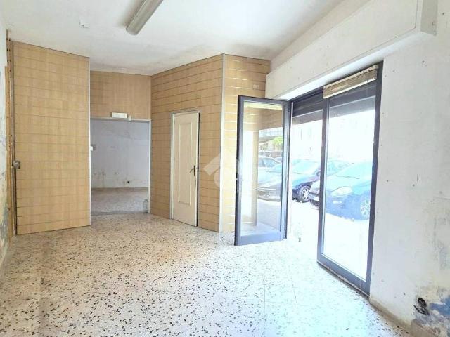 Locale Commerciale in affitto a IV Circoscrizione, Palermo