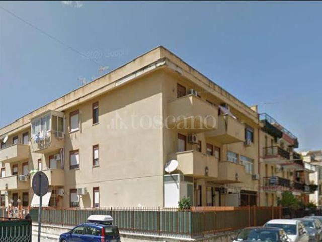 Locale Commerciale in affitto a VI Circoscrizione, Palermo