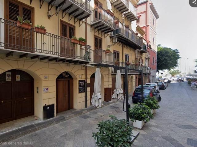 Locale Commerciale in affitto a I Circoscrizione, Palermo