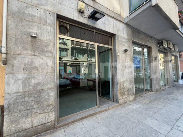 Locale Commerciale in affitto a VIII Circoscrizione, Palermo