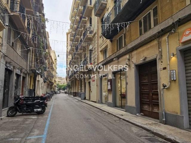 Locale Commerciale in affitto a VIII Circoscrizione, Palermo