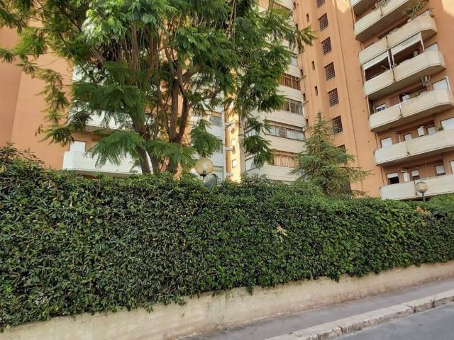 Locale Commerciale in affitto a VIII Circoscrizione, Palermo