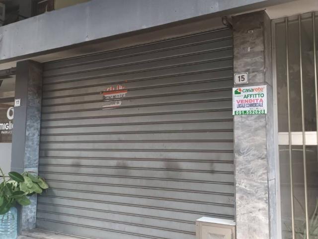 Locale Commerciale in affitto a V Circoscrizione, Palermo