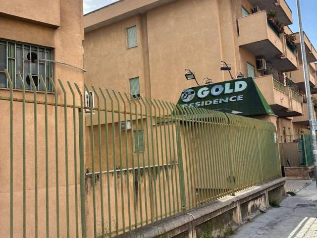 Locale Commerciale in affitto a Palermo, Sicilia