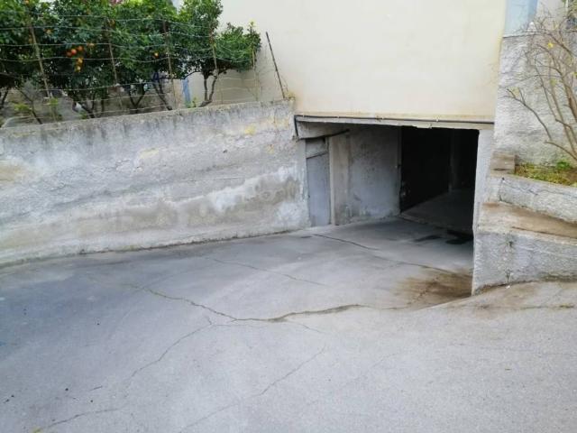 Locale Commerciale in affitto a VII Circoscrizione, Palermo