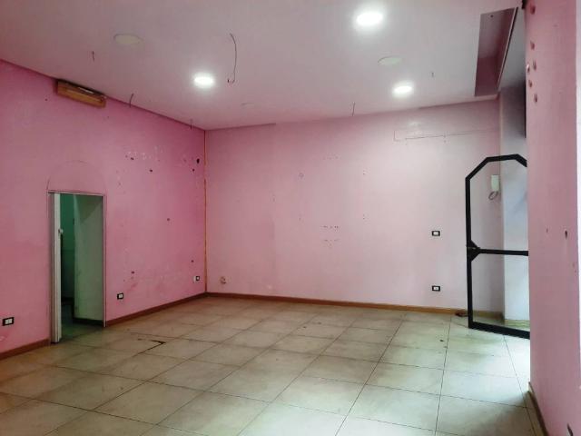 Locale Commerciale in affitto a VIII Circoscrizione, Palermo
