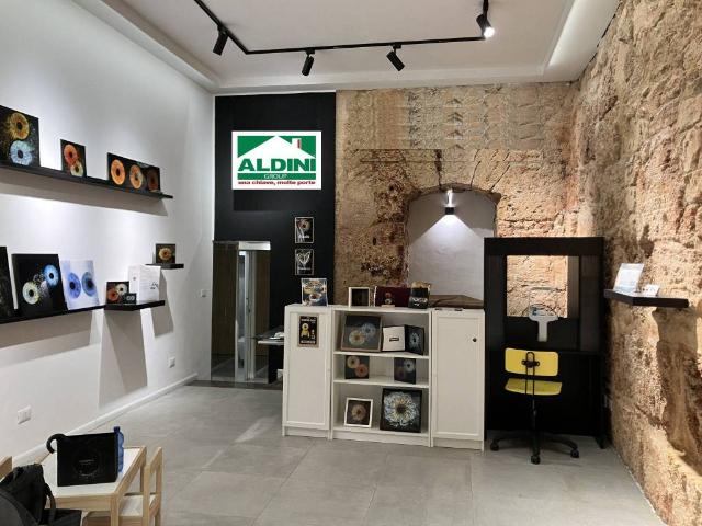 Locale Commerciale in affitto a I Circoscrizione, Palermo