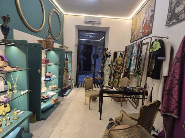 Locale Commerciale in affitto a I Circoscrizione, Palermo