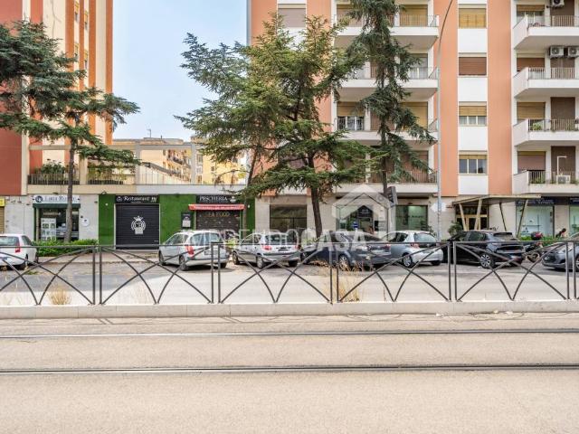 Locale Commerciale in affitto a V Circoscrizione, Palermo